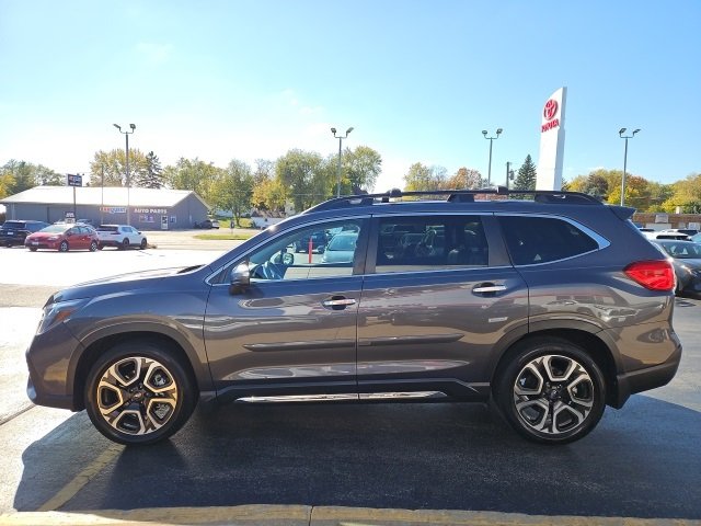 2023 Subaru Ascent Touring photo 3