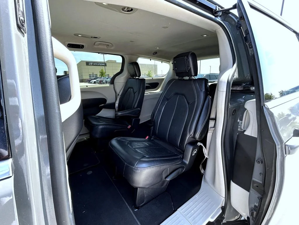 2022 Chrysler Pacifica Touring L - Photo 21