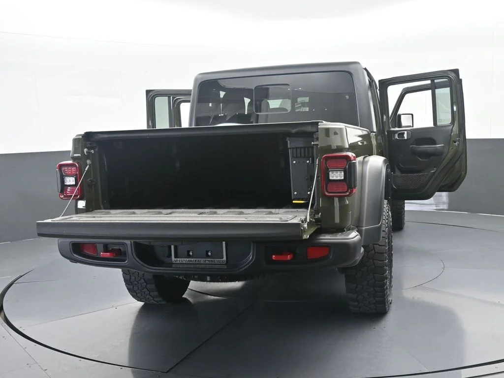 Used 2023 Sarge Green Clearcoat Jeep Rubicon image 75