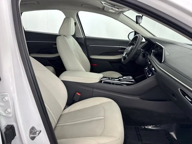 Used 2023 White Hyundai SEL image 23