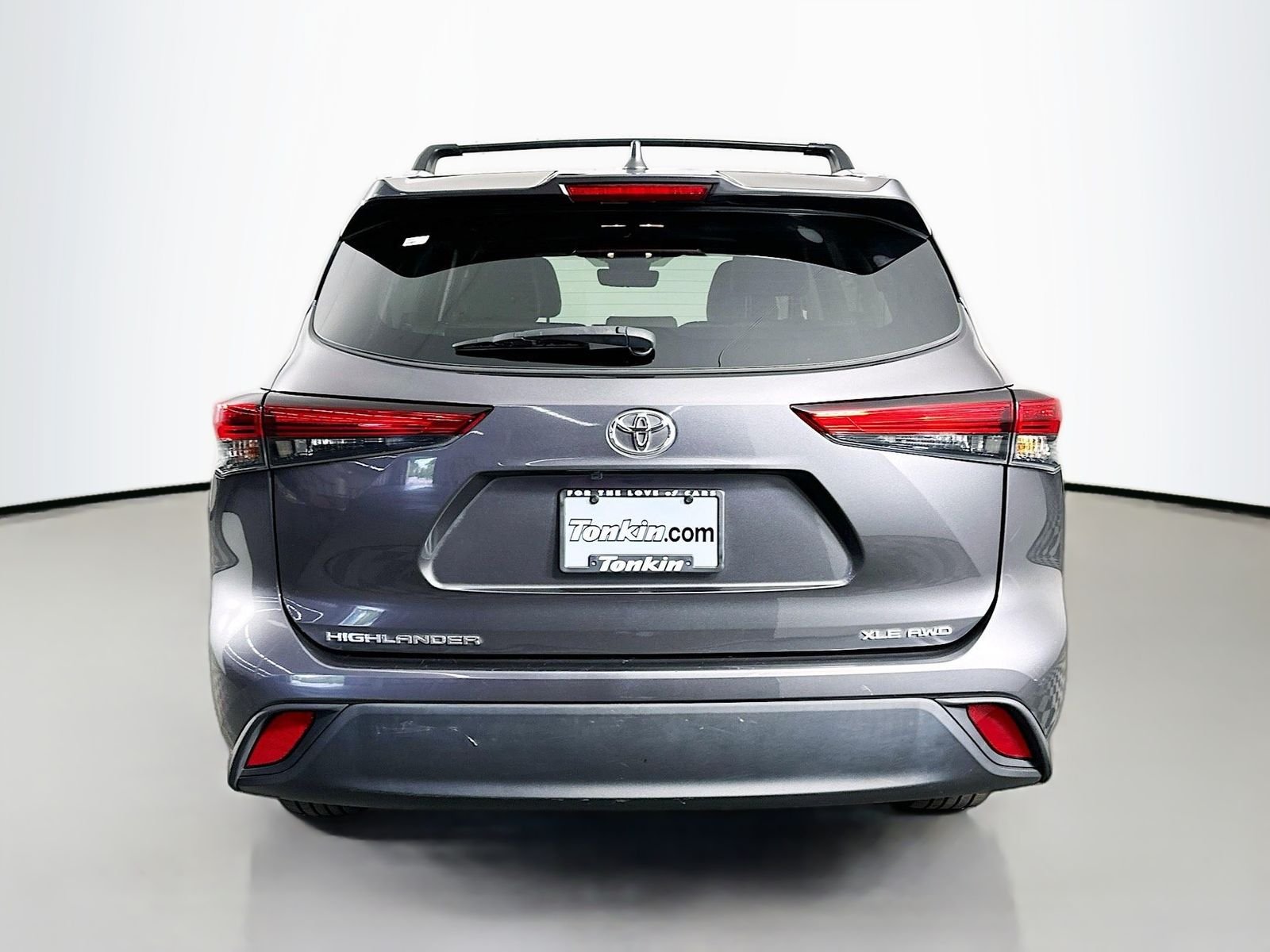Used 2023 Magnetic Gray Metallic Toyota XLE image 6