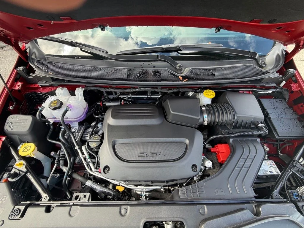 New 2027 Red Hot Pearl-Coat Exterior Paint Chrysler Pinnacle image 35