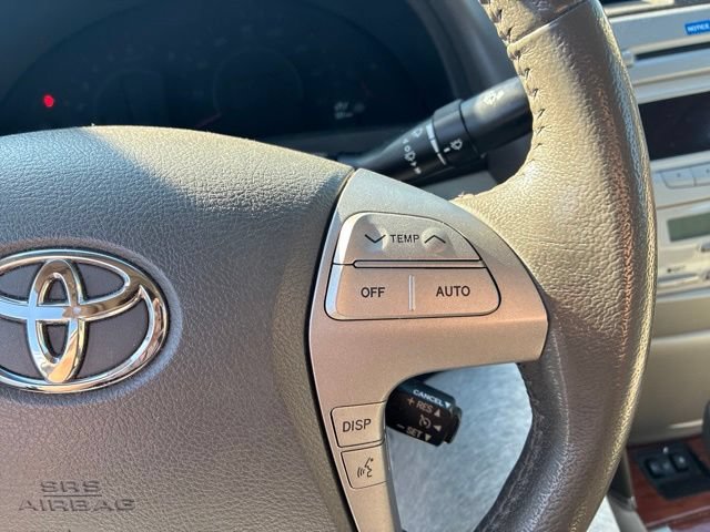 Used 2011 Aloe Green Metallic Toyota LE image 13