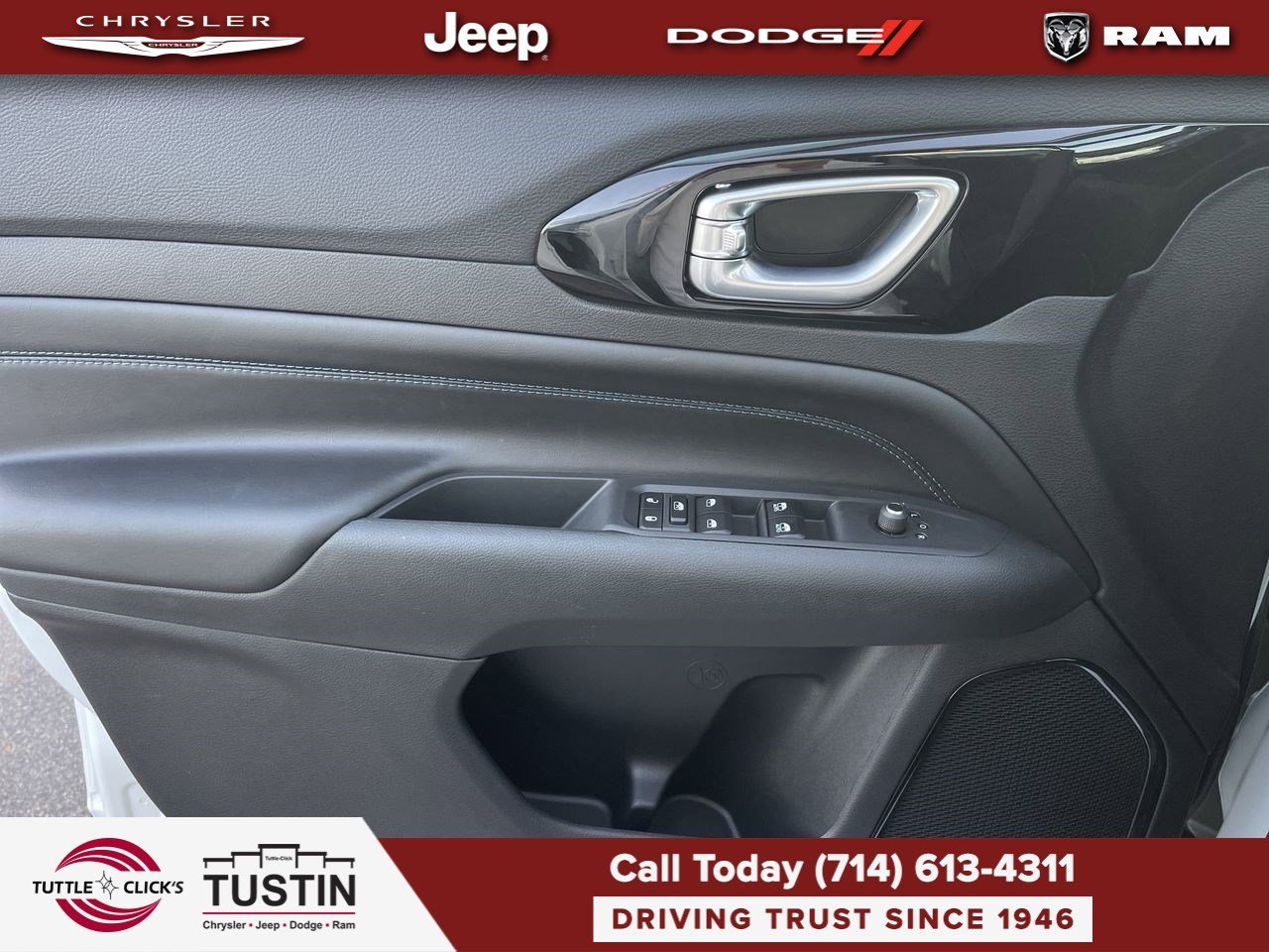 New 2026 Bright White Clearcoat Jeep Latitude image 20