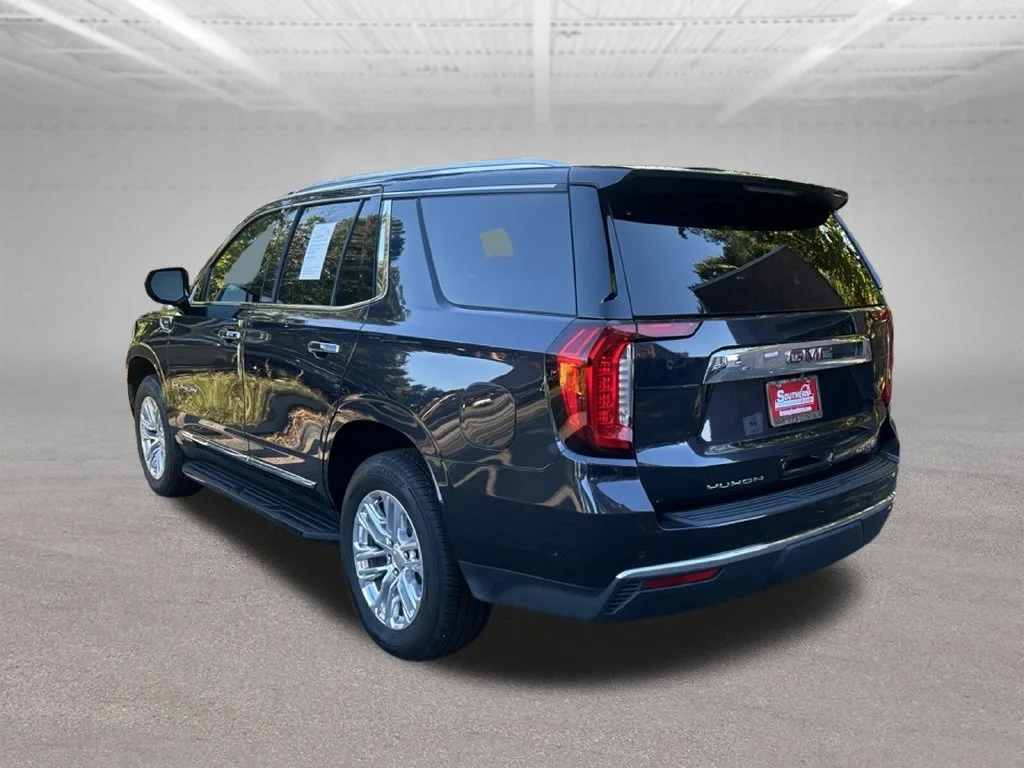 Used 2023 Silver GMC SLT image 3