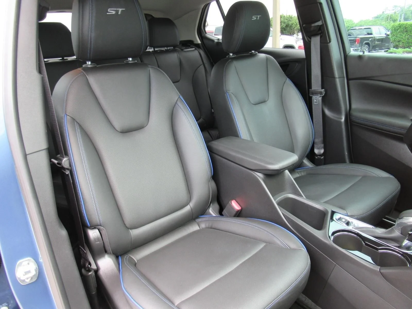 Used 2025 Blue Buick Sport Touring image 9