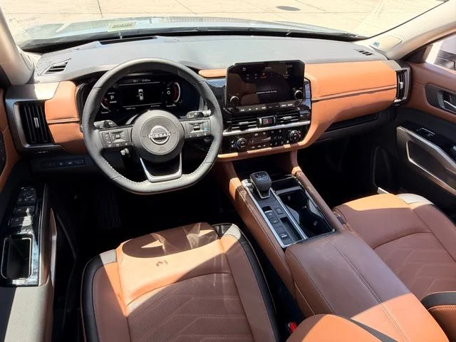 Used 2025 Gray Nissan Platinum image 10