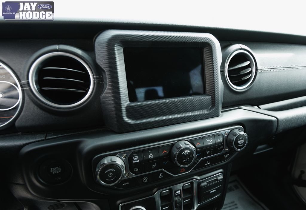 Used 2020 Jeep Gladiator Overland with VIN 1C6HJTFG4LL200590 for sale in Little Rock