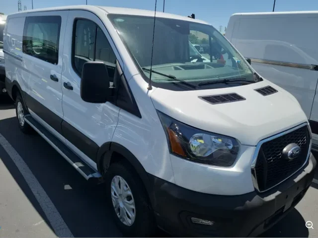 Used 2025 Oxford White Ford Base image 1
