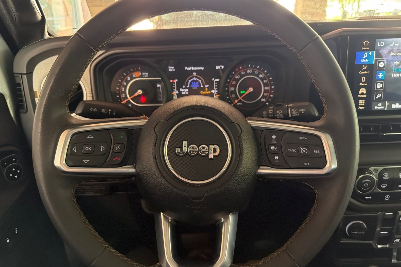 2024 Jeep Wrangler 4-Door Sahara - Photo 31