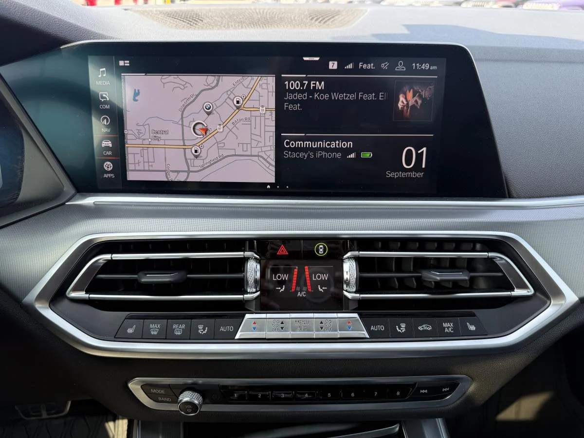 Used 2019 Black BMW xDrive50i Sports Activity Vehicle image 24