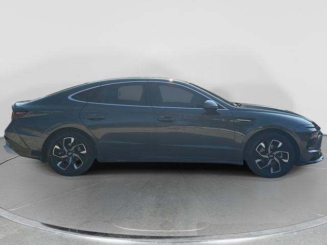Certified Used 2025 Gray Hyundai SEL image 2