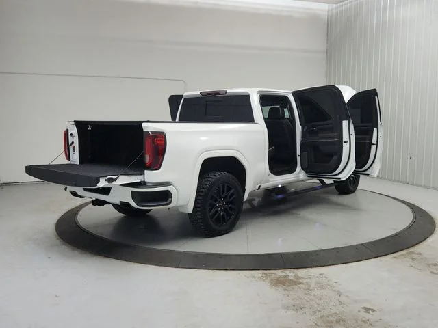 Used 2023 White GMC AT4X image 16
