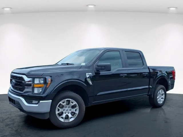 Used 2023 Black Ford XLT image 2