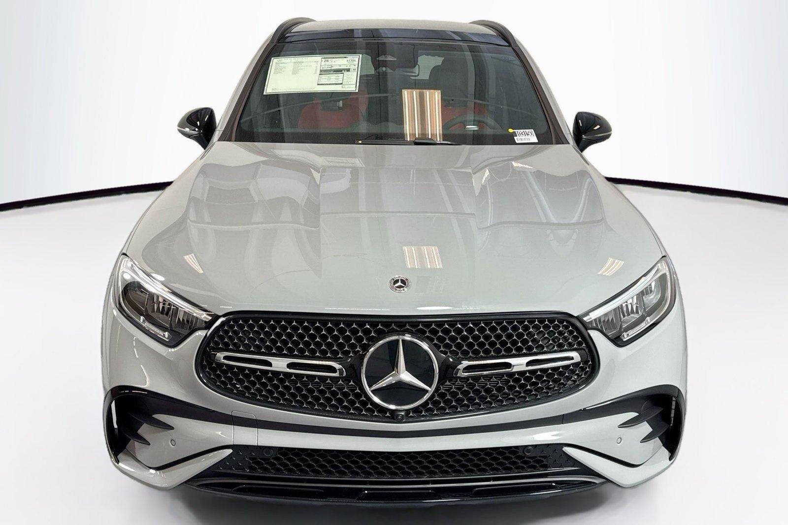 New 2026 Manufaktur Alpine Grey Mercedes-Benz GLC 300 image 2