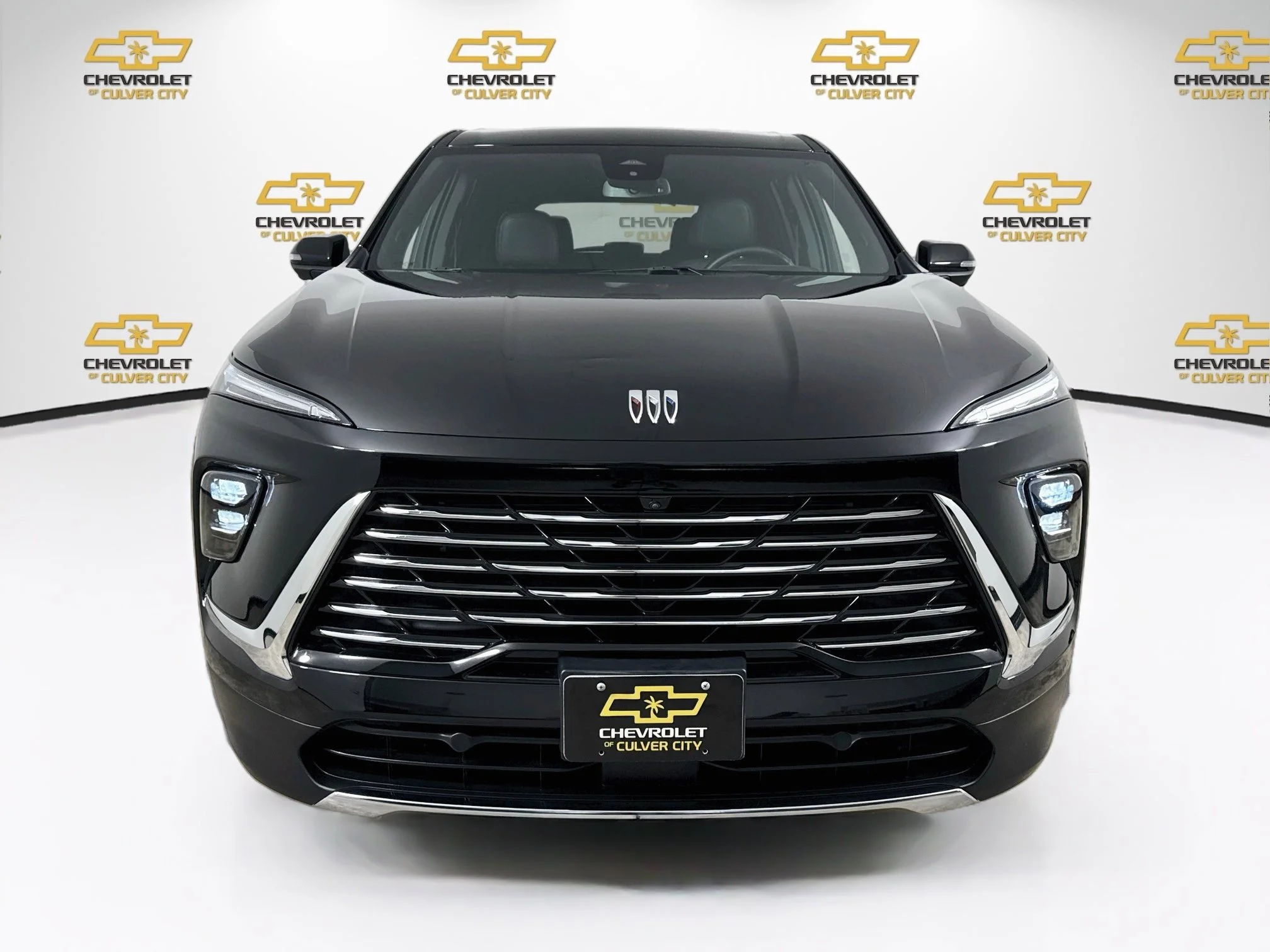 Used 2025 Ebony Twilight Metallic Buick Preferred image 2