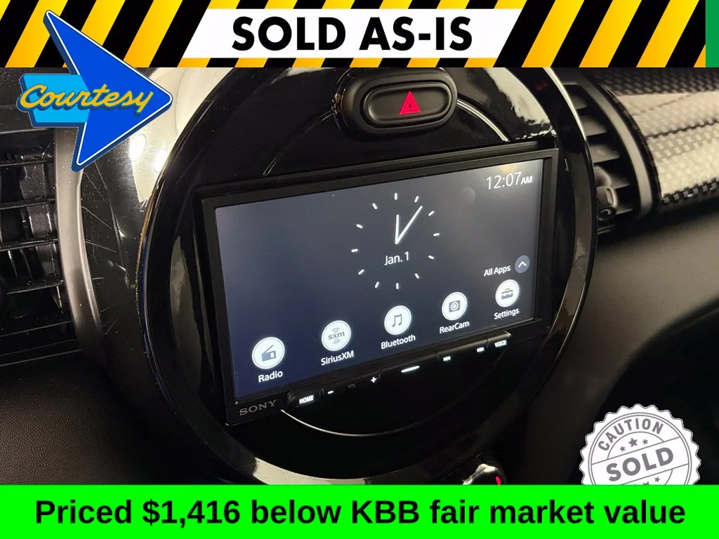 Used 2015 Red MINI Base image 22