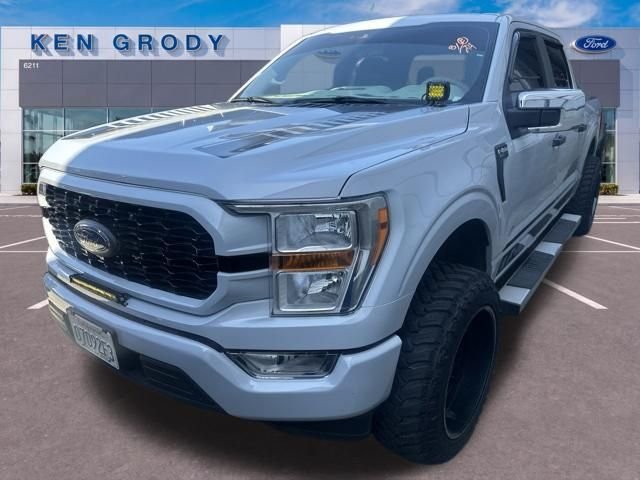 Used 2021 White Ford XL image 3