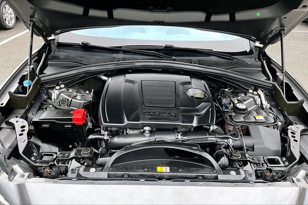 Used 2019 Gray Jaguar 25t Prestige image 9