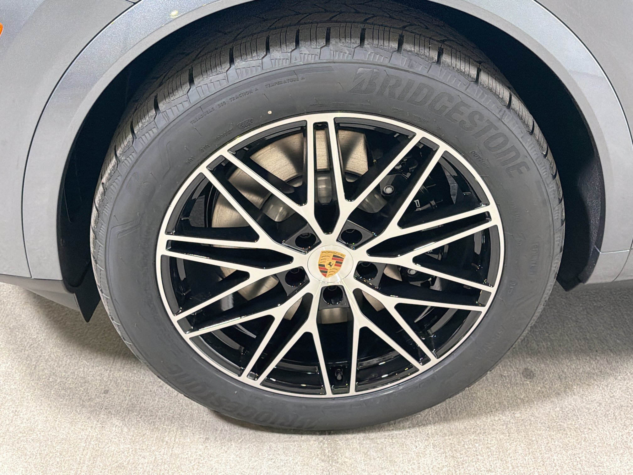 New 2026 Vanadium Grey Metallic Porsche S image 41