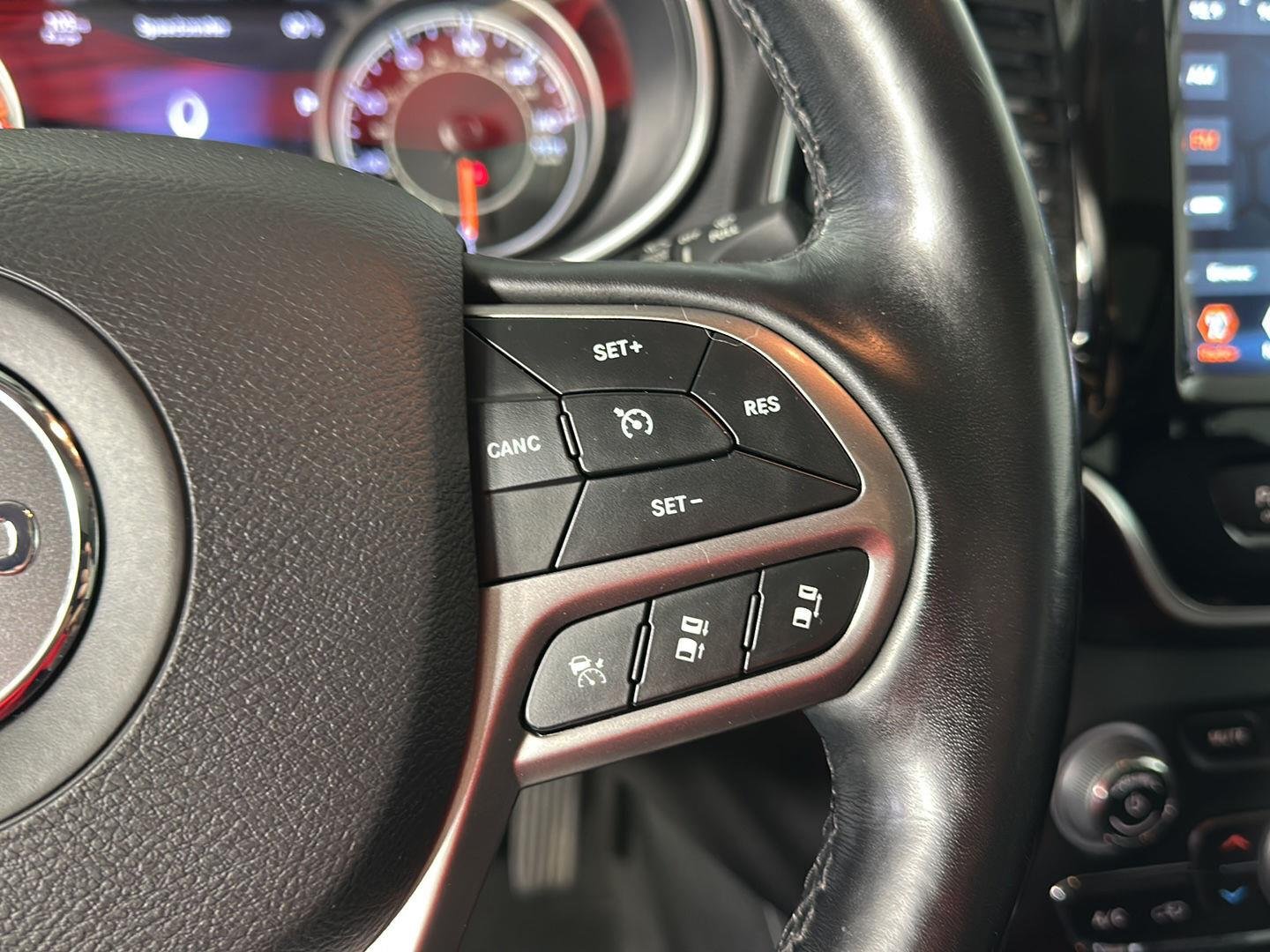 Used 2021 Sting-Gray Clearcoat Jeep Limited image 20