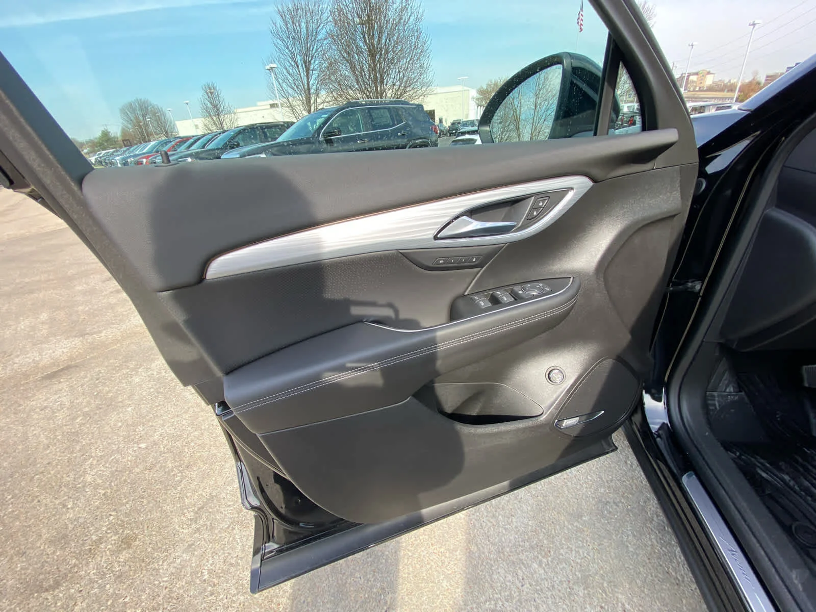 New 2026 Ebony Twilight Metallic Buick Avenir image 10