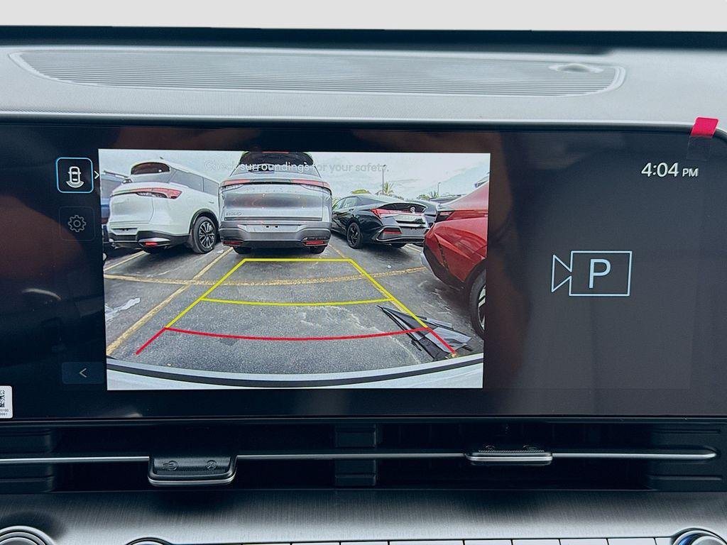 New 2026 Atlas White Hyundai SEL Premium FWD image 11