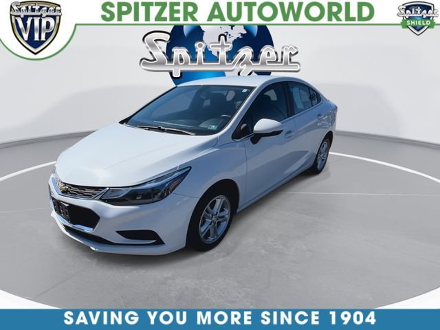 Used 2017 SUMMIT WHITE Chevrolet LT image 4