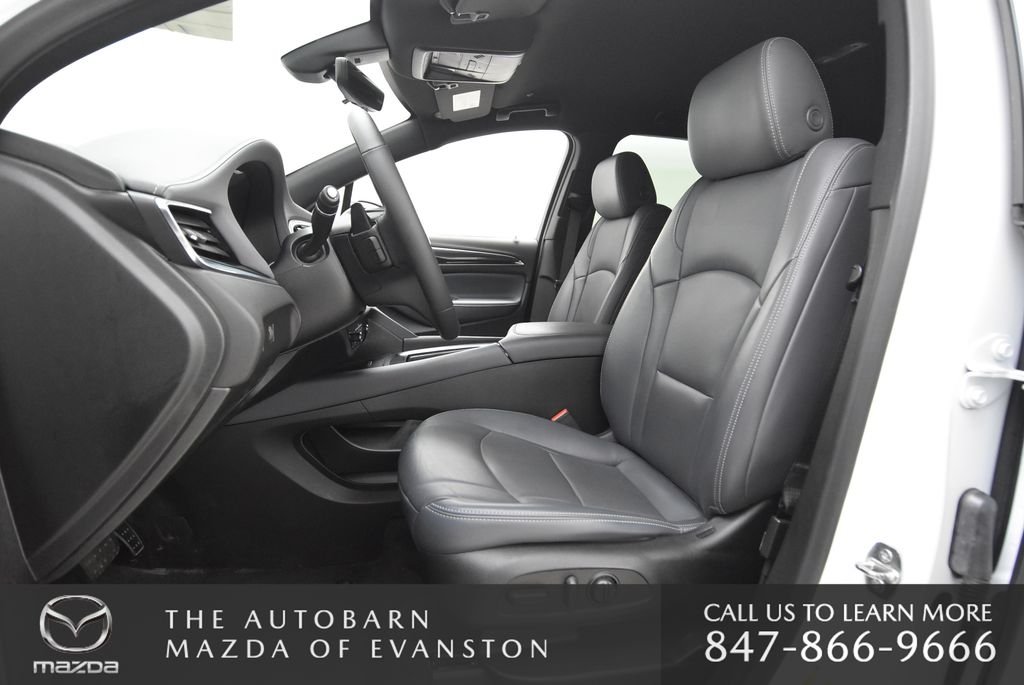 Used 2022 Summit White Buick Essence image 25