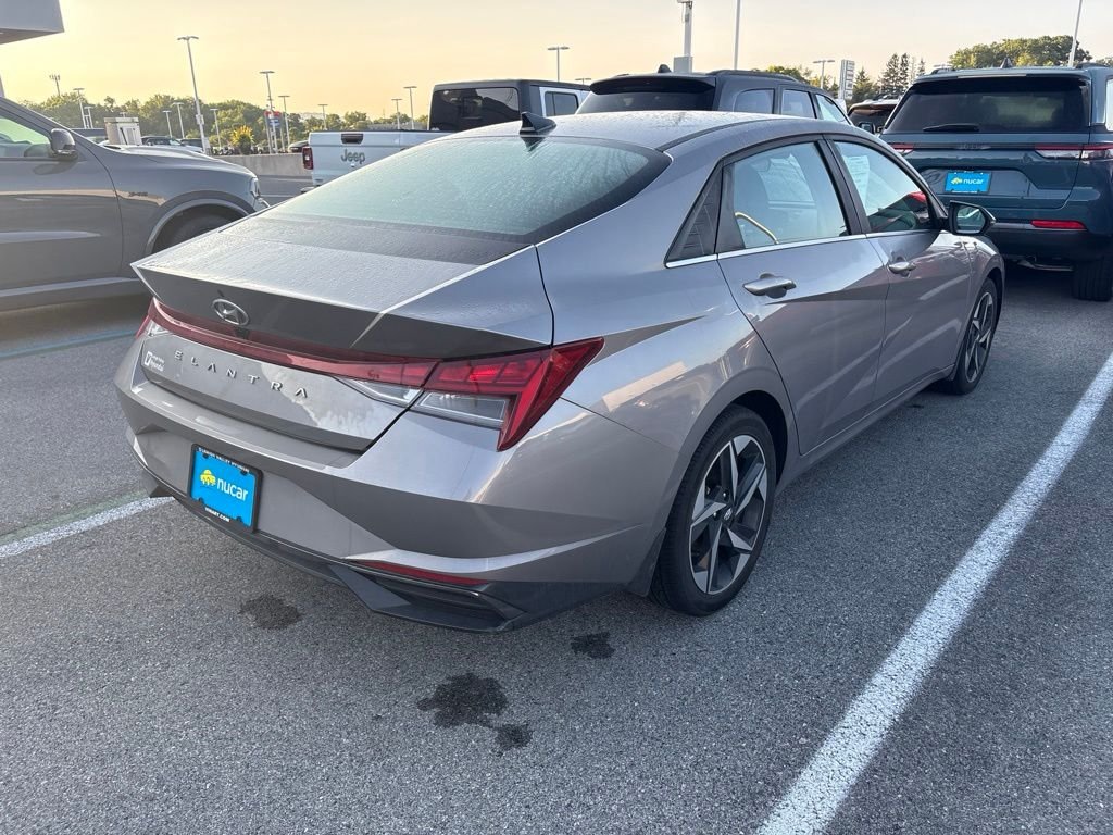 Used 2022 Gray Hyundai SEL image 8