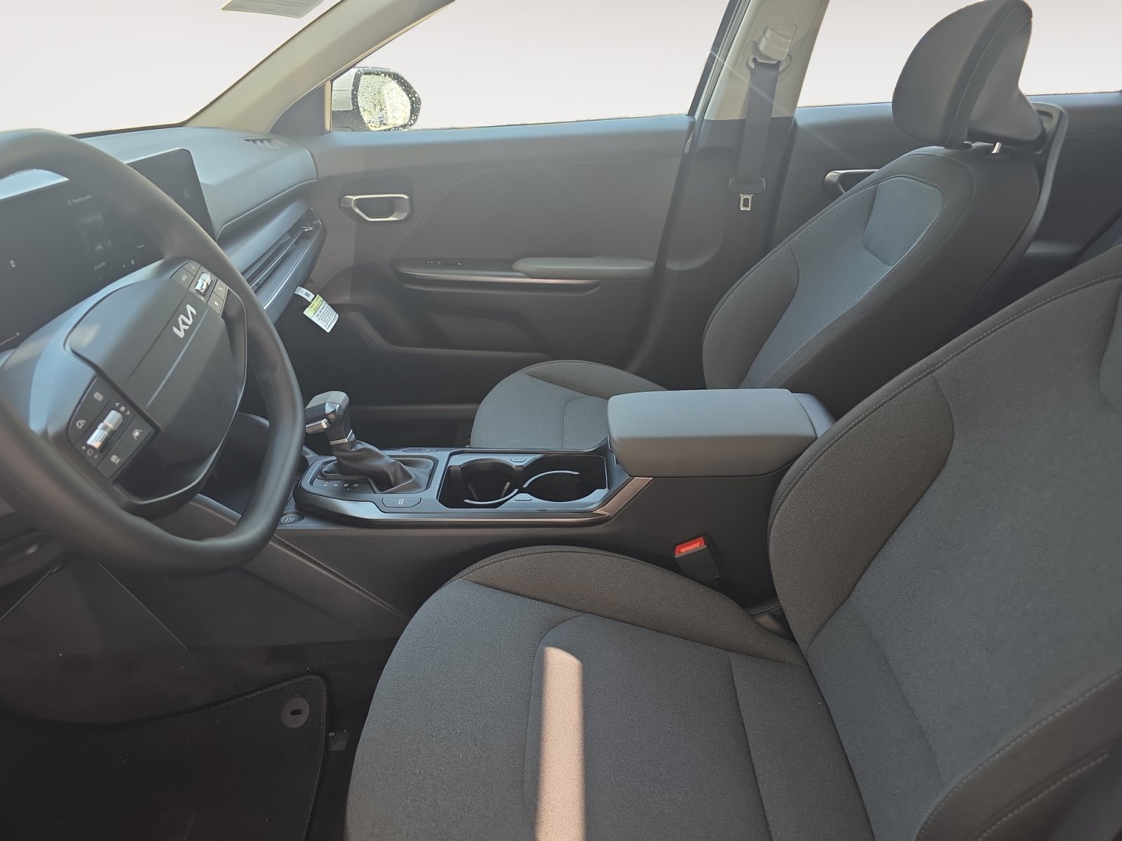 Certified Used 2025 Snow White Pearl Kia LX image 21
