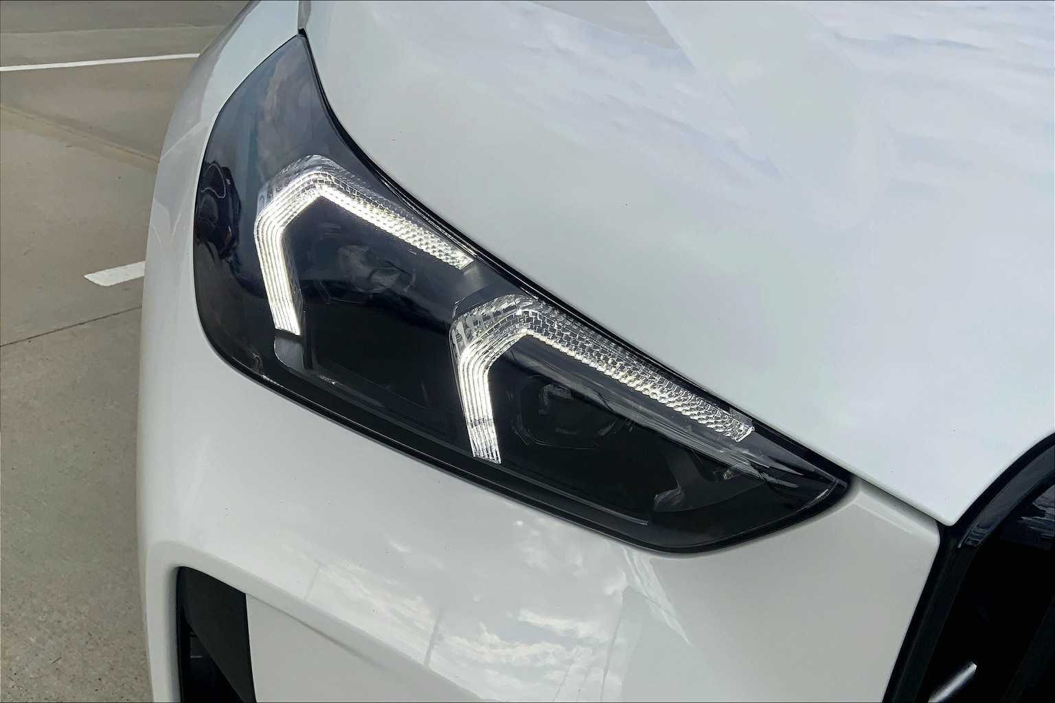 Used 2026 Alpine White BMW M35i image 13