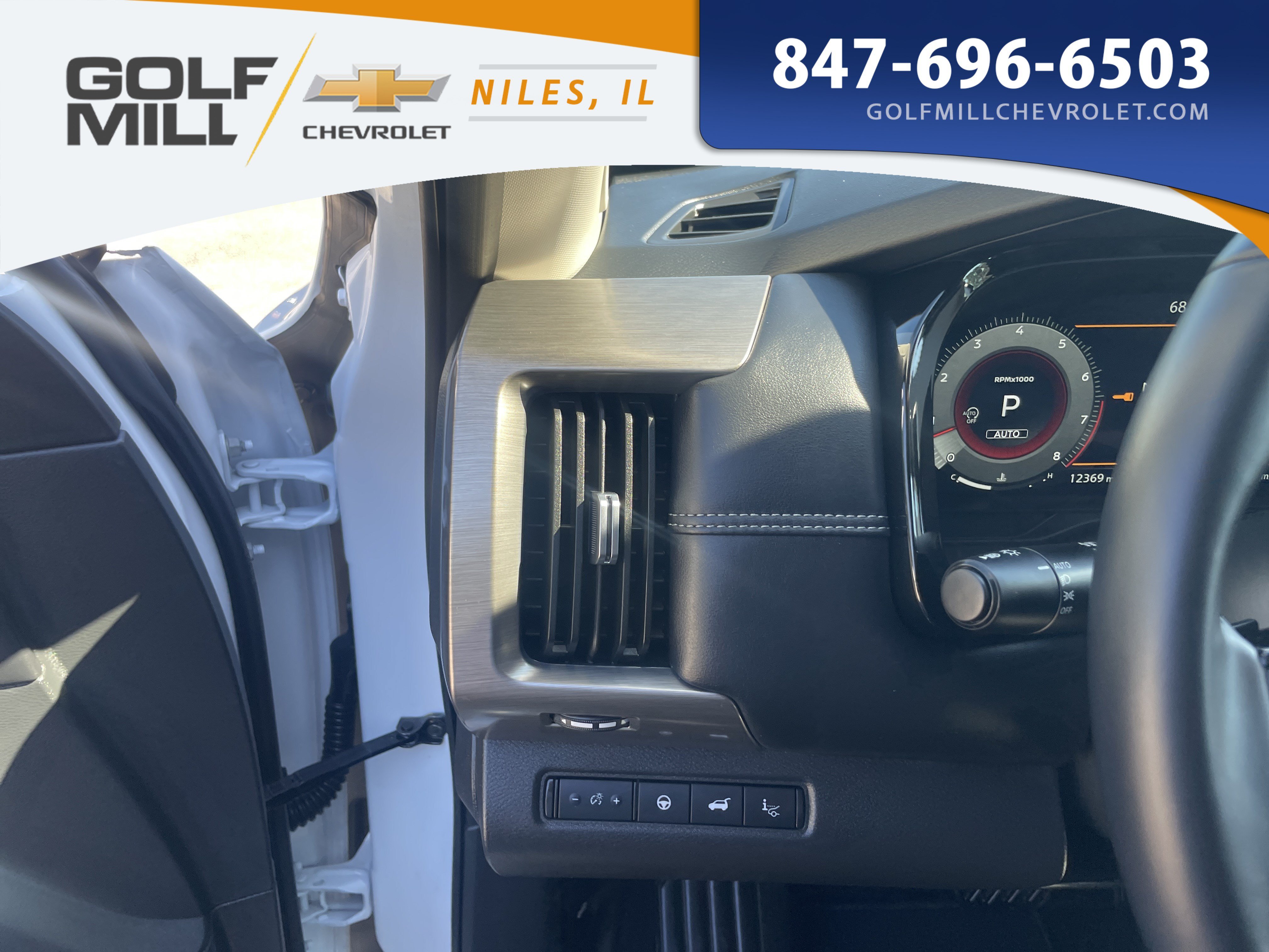 Used 2025 Everest White Pearl Tricoat Nissan Platinum image 15