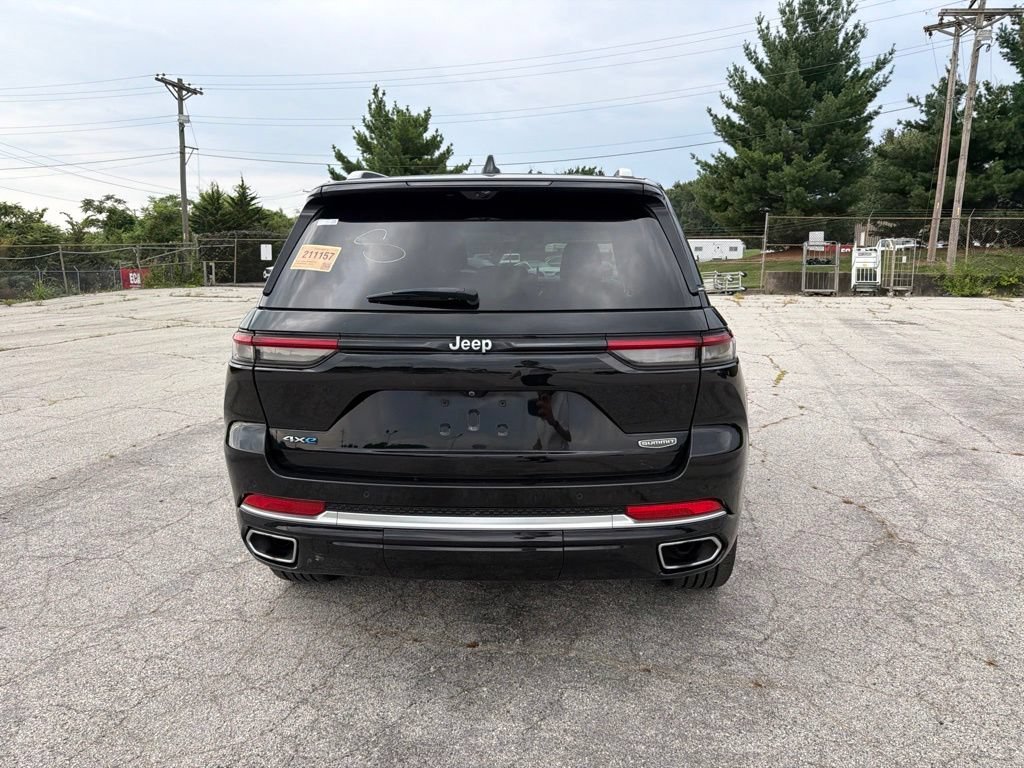 Used 2022 Diamond Black Jeep Summit image 6