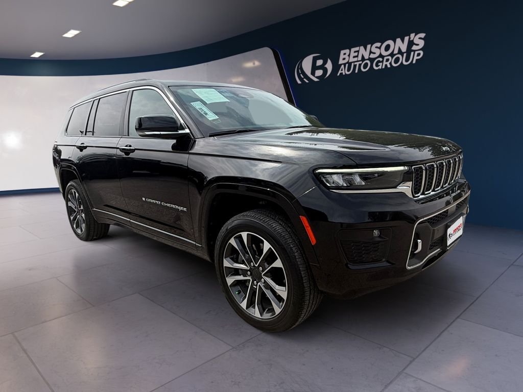 Used 2023 Black Jeep Overland image 7