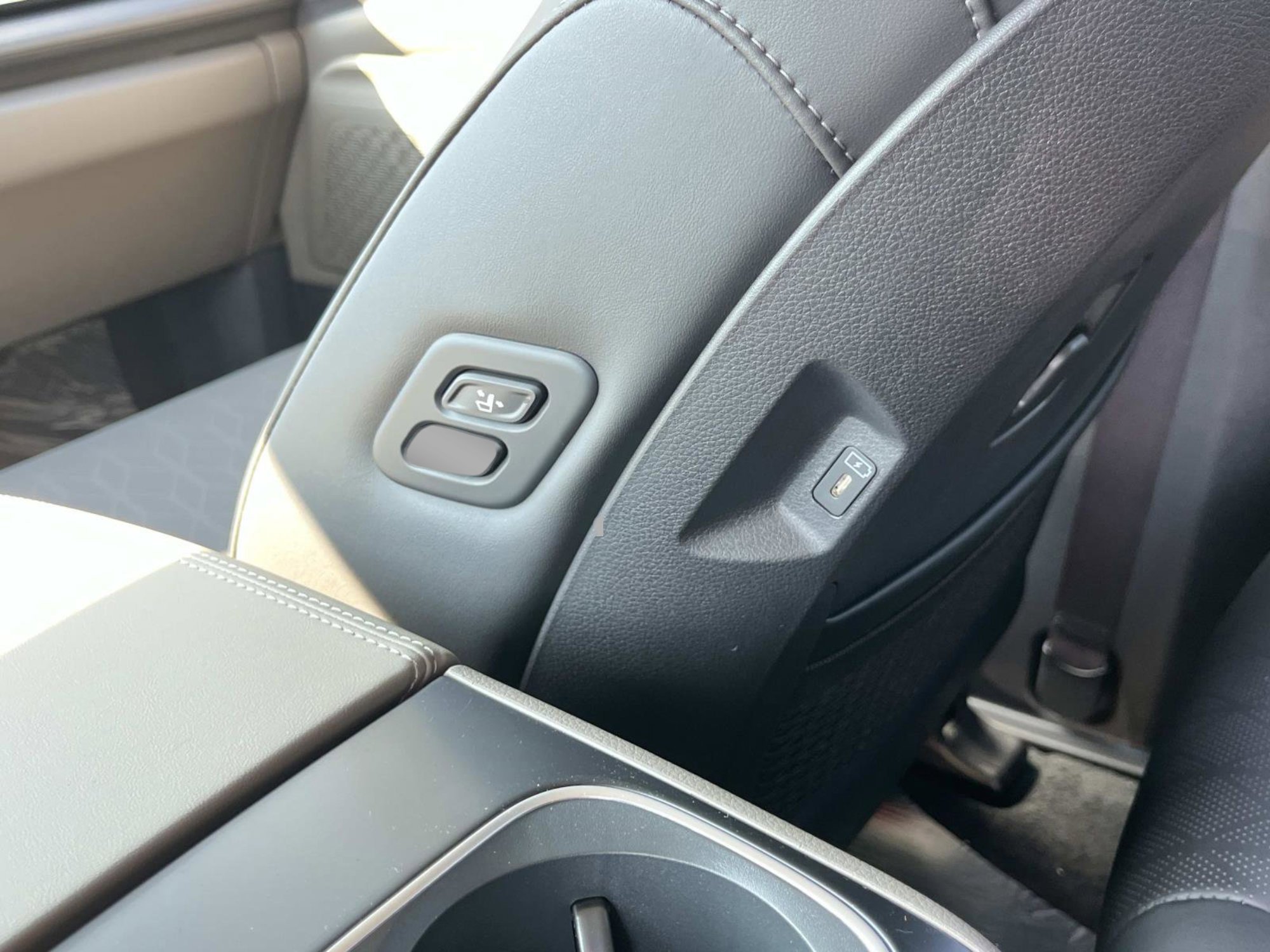 New 2026 Ivory Silver Kia EX image 13