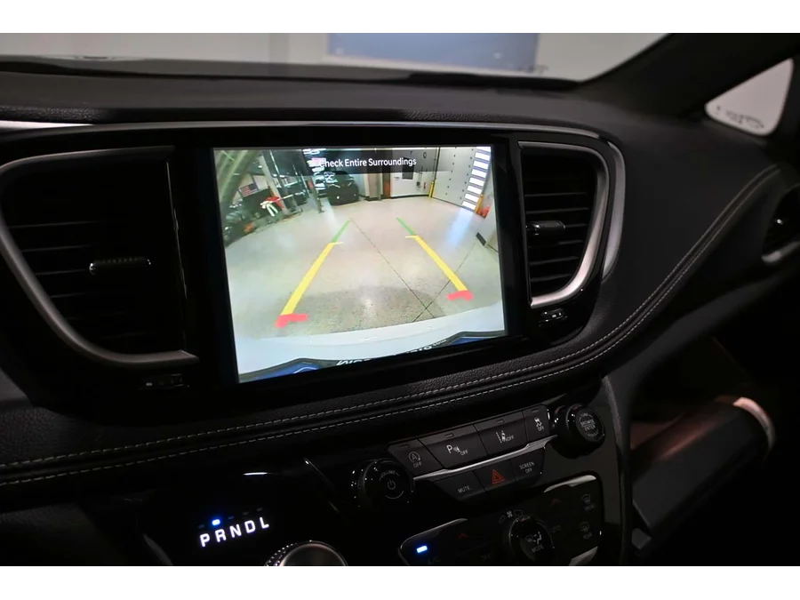 2024 Chrysler Pacifica Touring - Photo 39