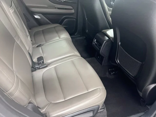 Used 2024 White Lincoln Premiere image 23