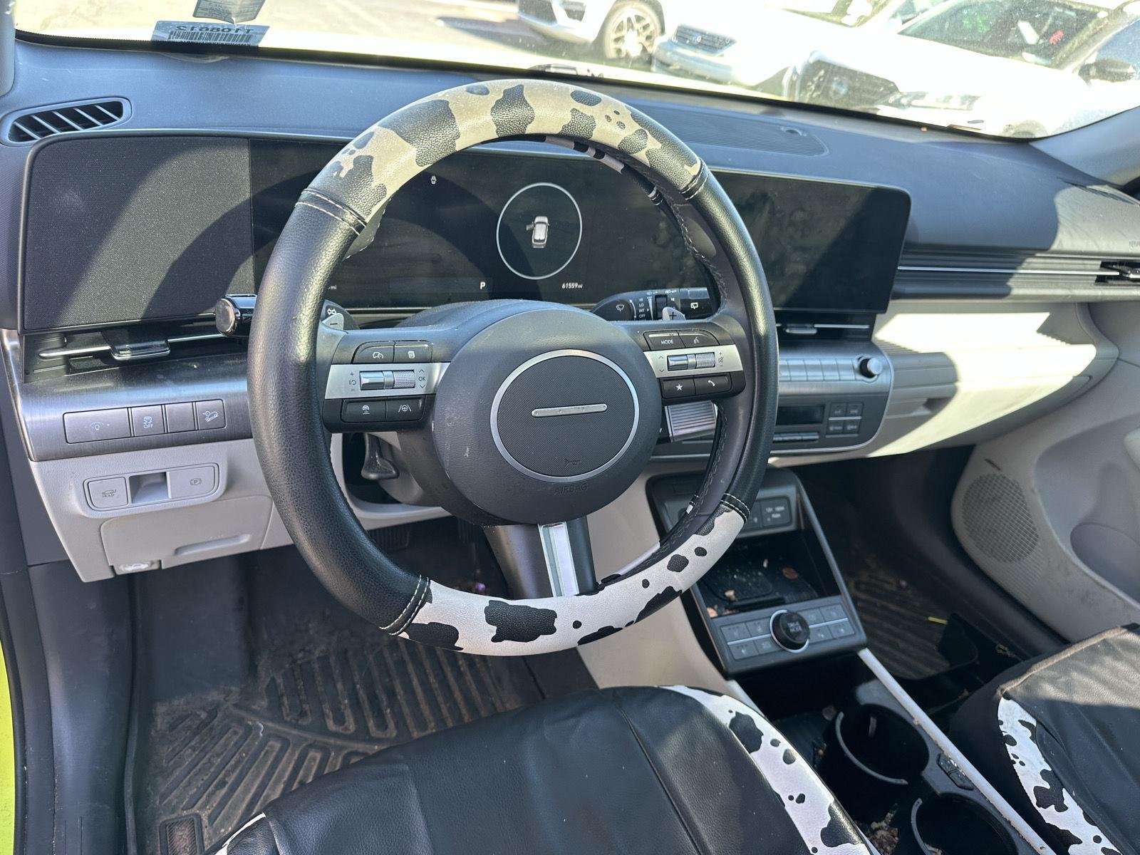 2025 Toyota RAV4 XSE - Photo 122