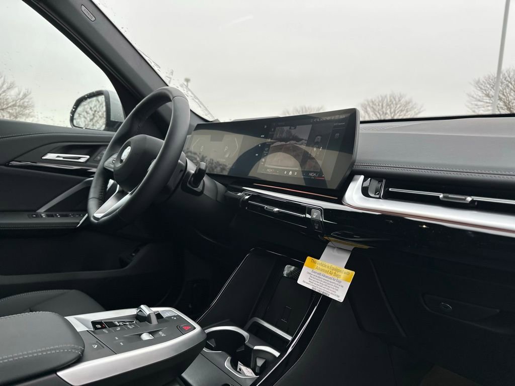 New 2026 Space Silver Metallic BMW xDrive28i image 25