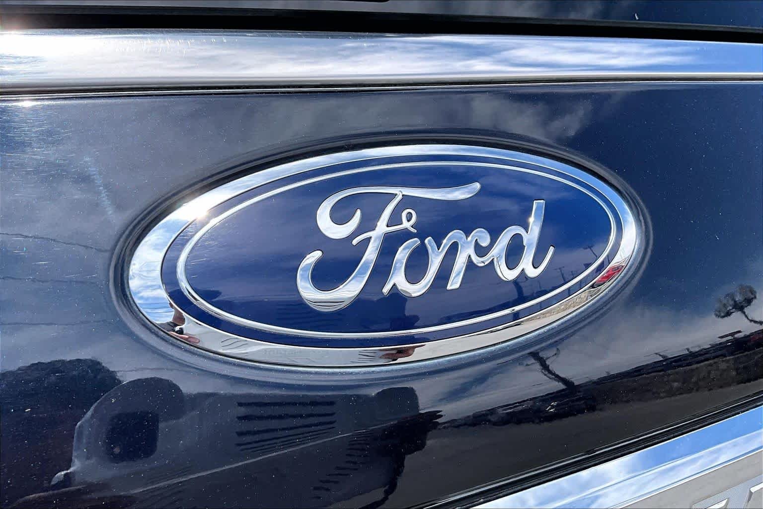 Used 2021 Blue Ford XLT image 30