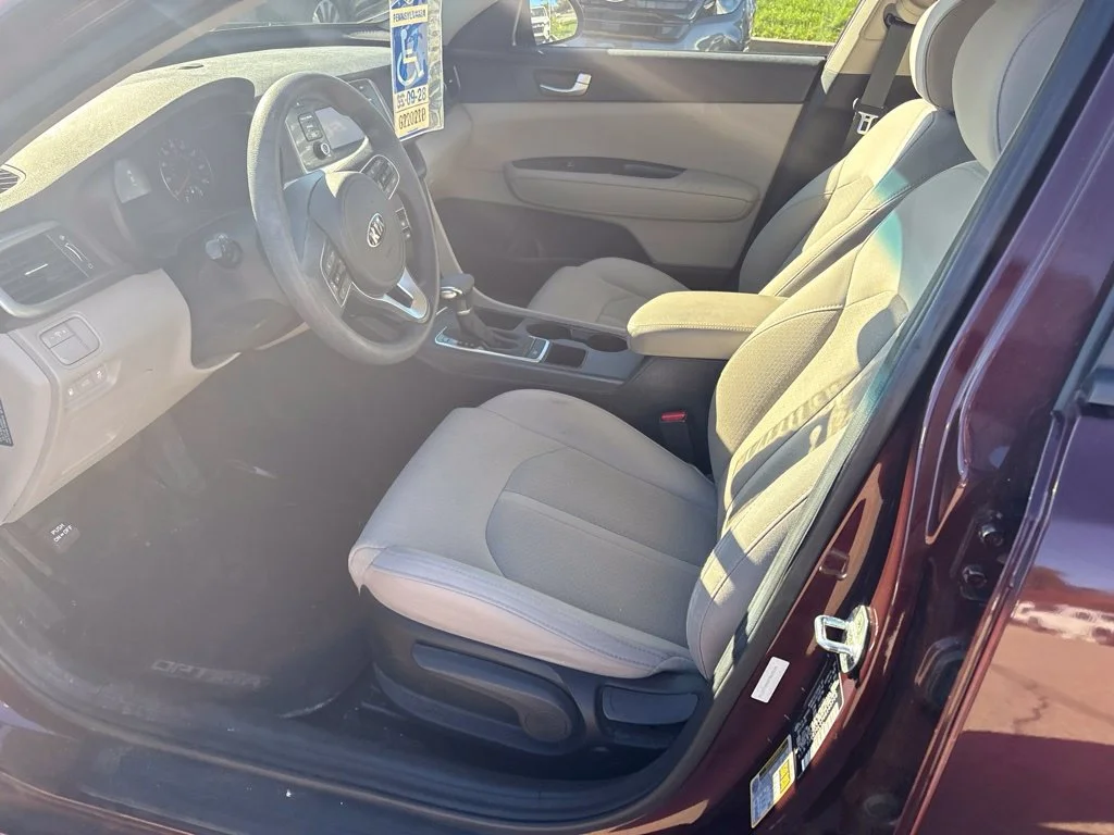 Used 2017 Purple Kia LX image 14