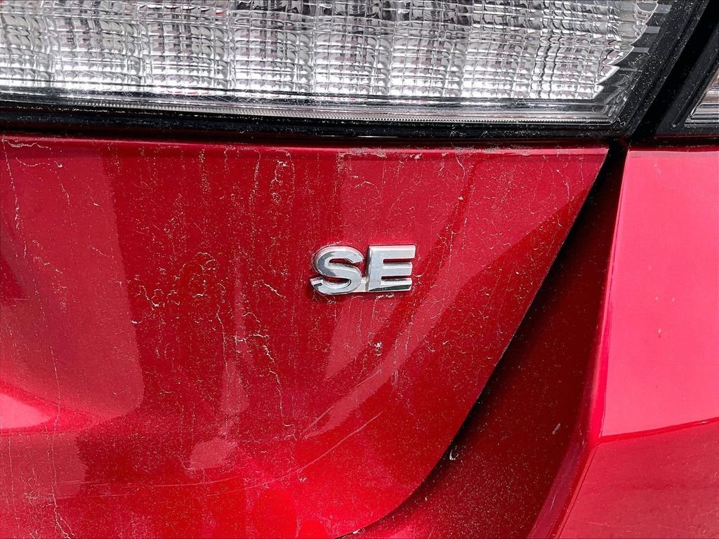 Used 2020 Red Mitsubishi 2.0 ES image 7