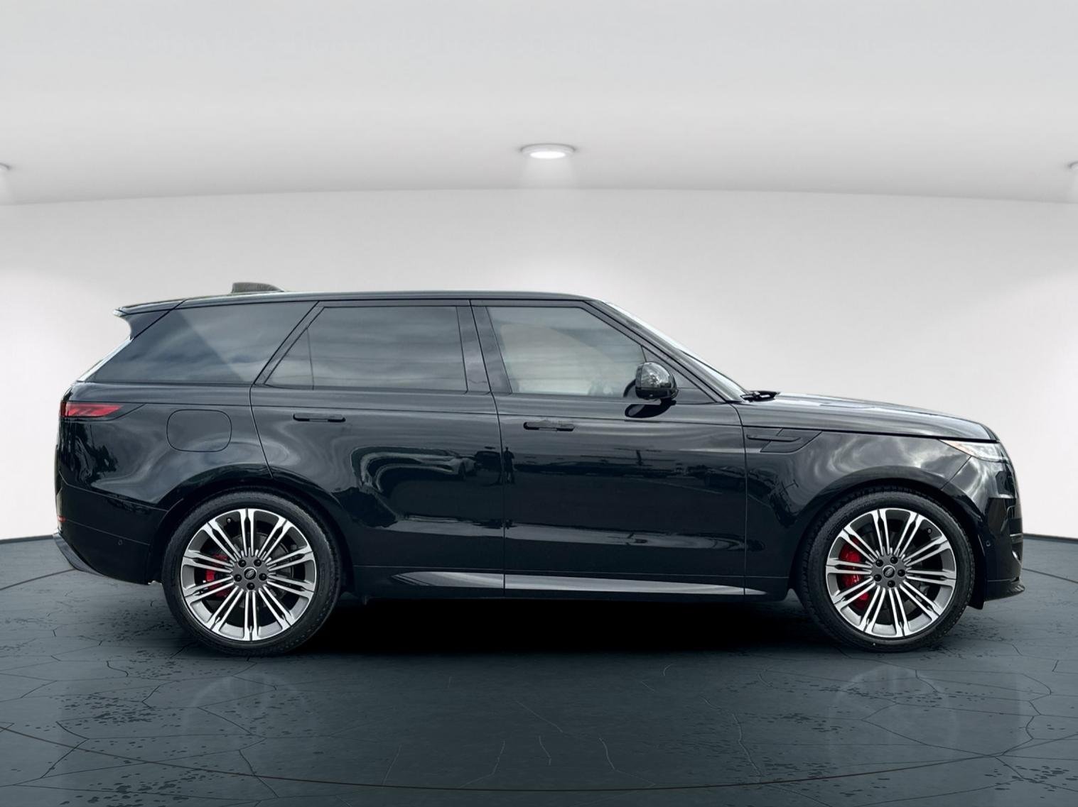 Used 2023 Santorini Black Metallic Land Rover SE Dynamic 4D Sport Utility image 7