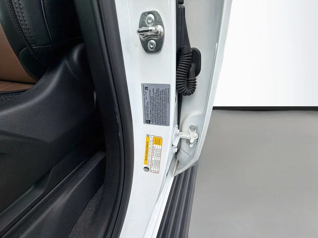 Used 2026 Summit White Chevrolet High Country image 34