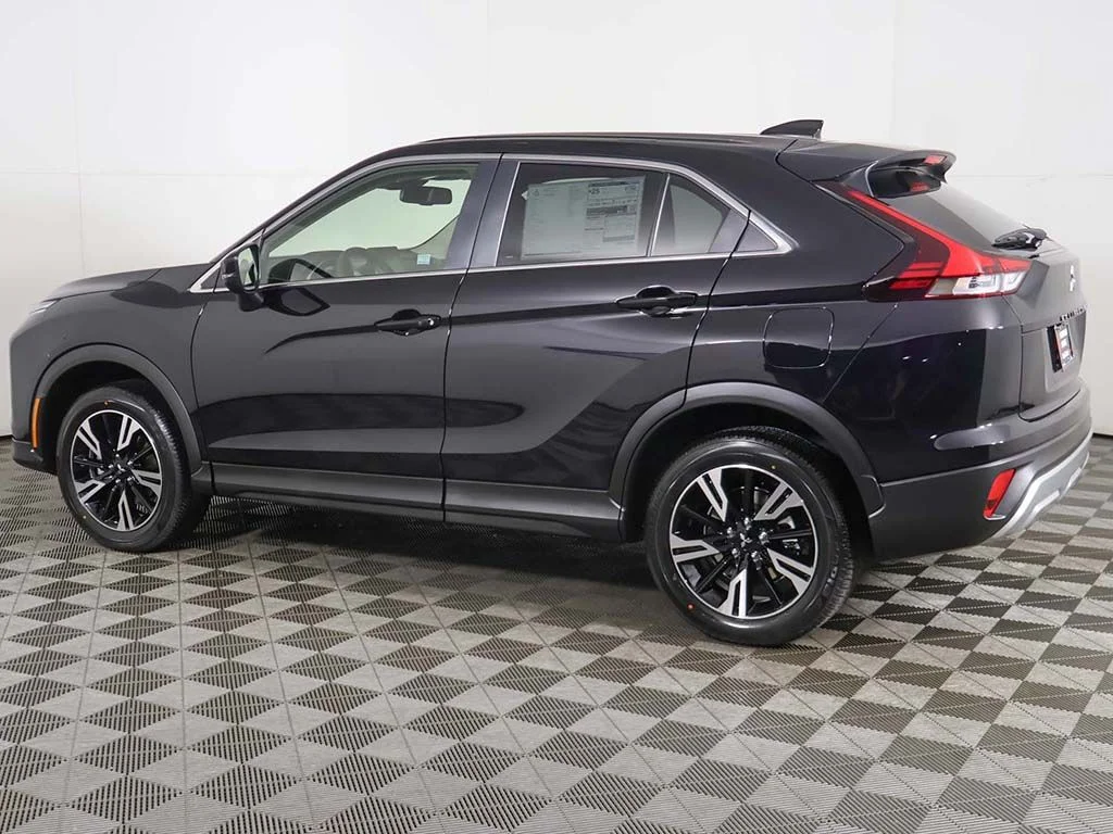 New 2026 Black Mitsubishi SE image 11