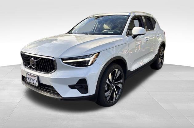 Used 2023 White Volvo Ultimate image 1