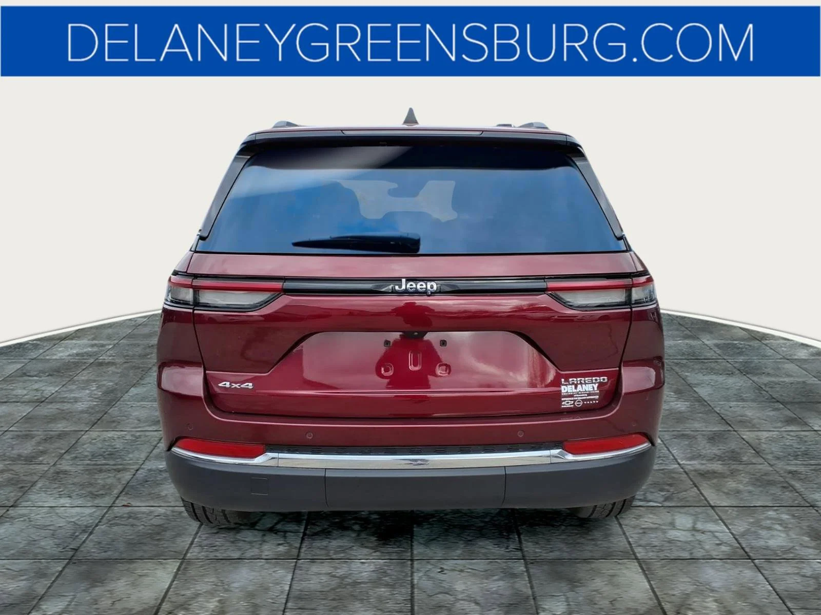 Used 2023 Velvet Red Pearlcoat Jeep Laredo image 4