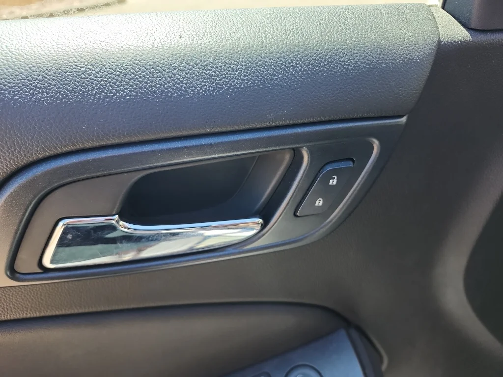Used 2015 Summit White Chevrolet LTZ image 20