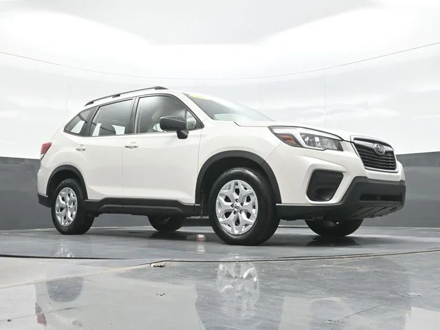 Used 2020 White Subaru Base image 19